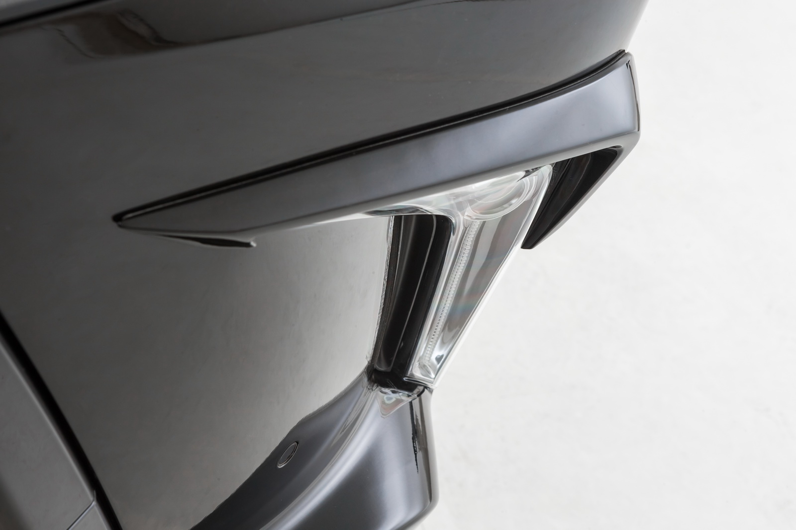 16-05-02-gallery-lexus-lx-larte-06 16-05-02-gallery-lexus-lx-larte-06