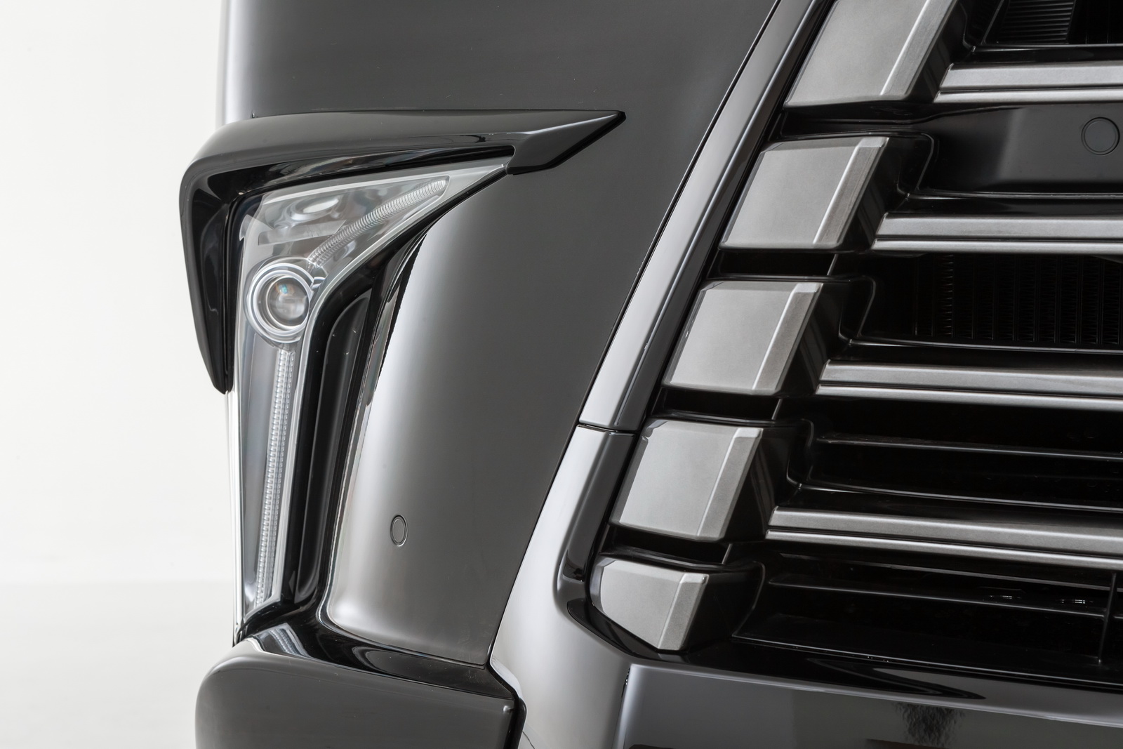 16-05-02-gallery-lexus-lx-larte-14 16-05-02-gallery-lexus-lx-larte-14