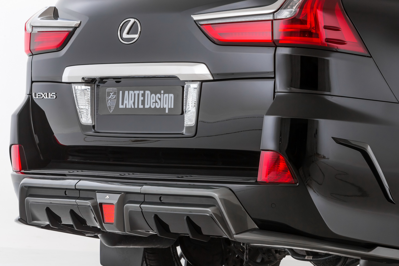 16-05-02-gallery-lexus-lx-larte-10 16-05-02-gallery-lexus-lx-larte-10
