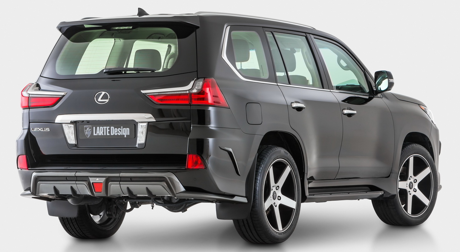 16-05-02-gallery-lexus-lx-larte-01 16-05-02-gallery-lexus-lx-larte-01